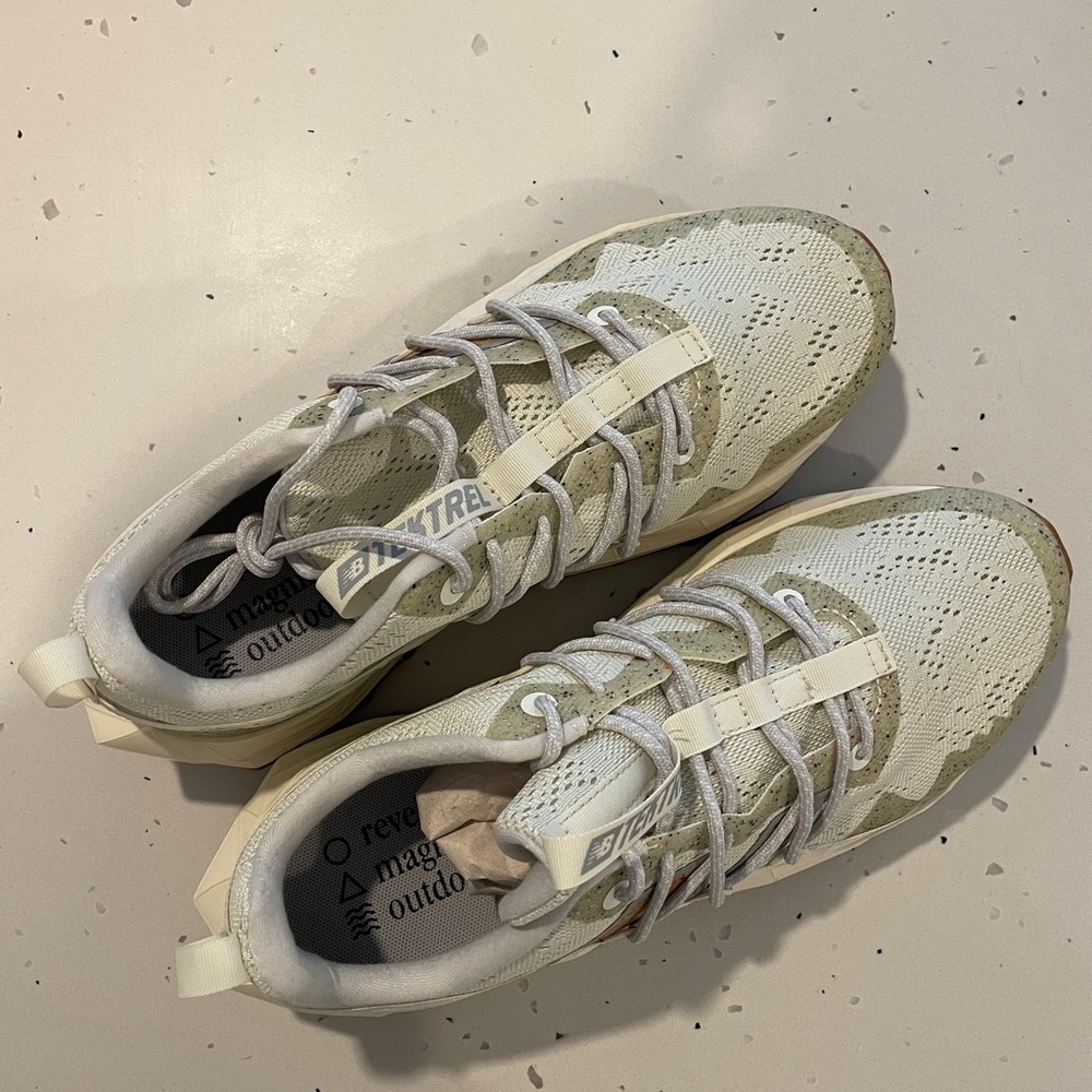 New Balance Light Green and Cream Knit Sneakers